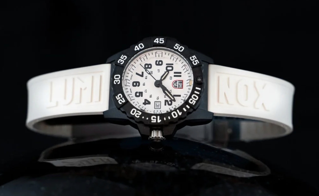 Luminox white-dial dive watch from the legacy authorized-dealer page